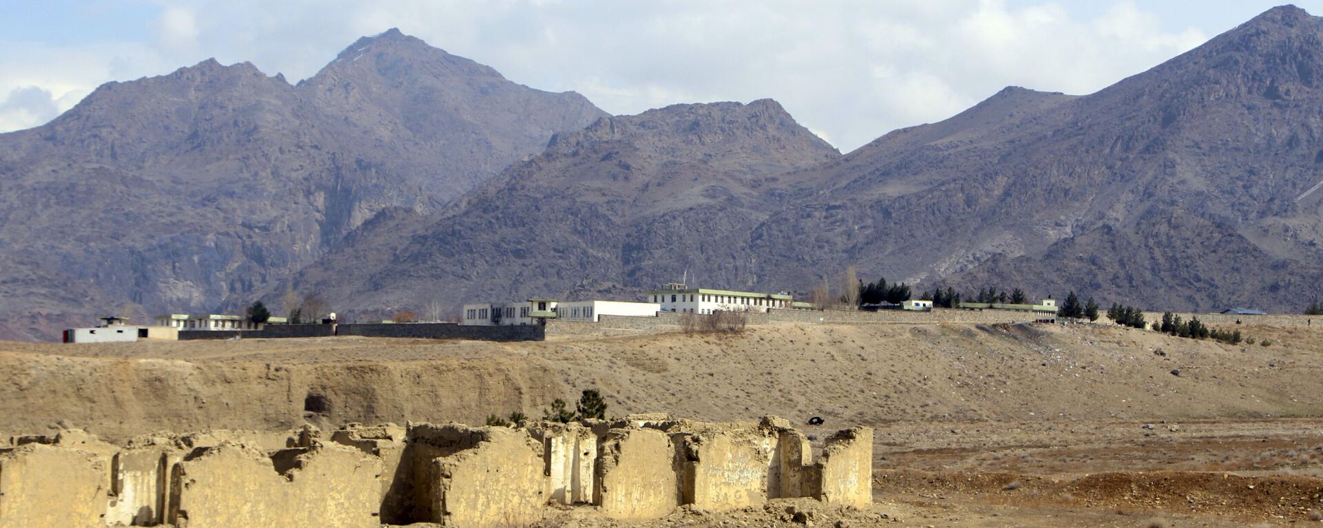 A general view of Mes Aynak valley is seen some 40 kilometers (25 miles) southwest of Kabul, Afghanistan, Wednesday, March 2, 2022. - Sputnik India, 1920, 03.04.2023