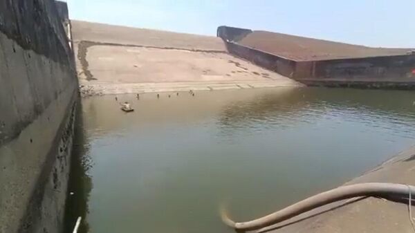 Chhattisgarh Officer Drains 21 Lakh Litres From Reservoir To Find Lost Phone - Sputnik India