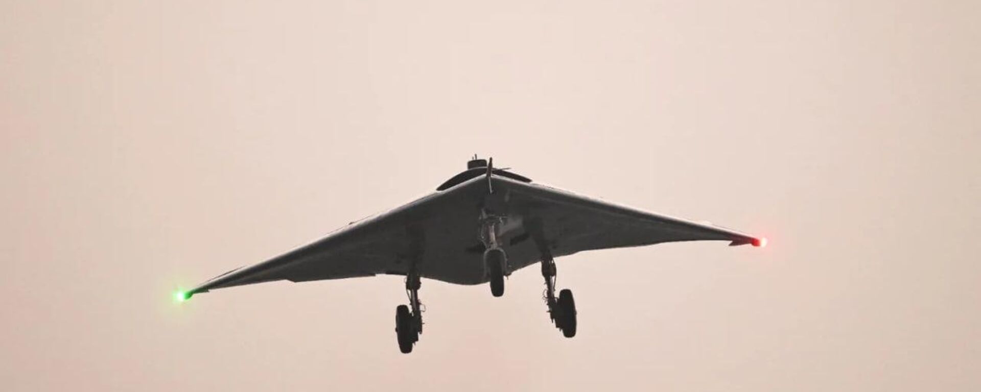 India conducted a flight test of an Autonomous Flying Wing Technology Demonstrator named 'Ghatak' - Sputnik India, 1920, 16.12.2023