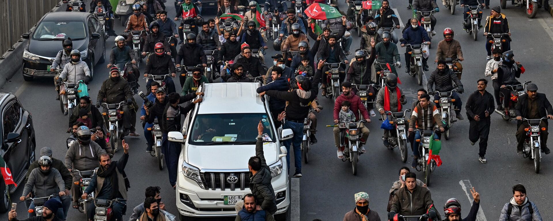 Supporters and activists of Pakistan Tehreek-e-Insaf (PTI) party take part in an election campaign rally in Lahore on January 28, 2024. - Sputnik India, 1920, 14.02.2024